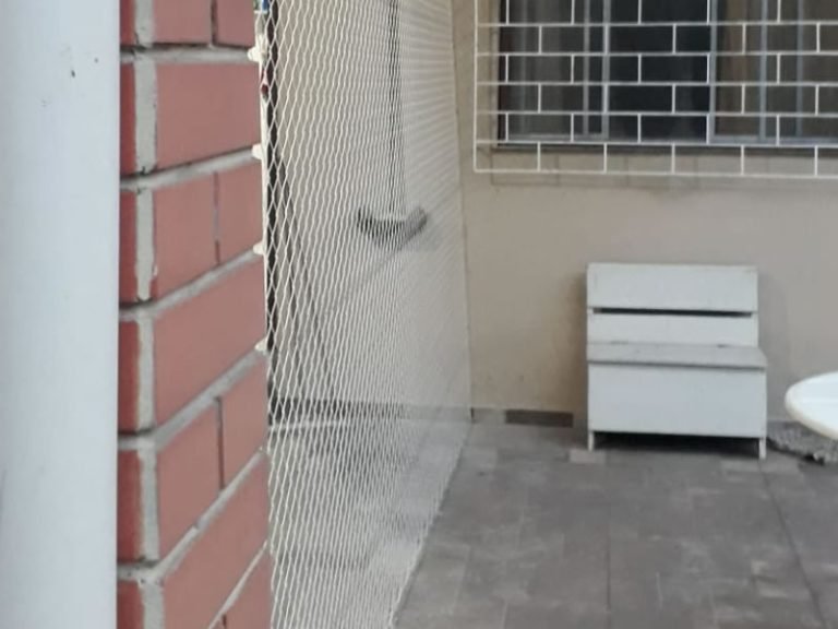 Rede de proteção para escadas em sobrados de Manaus