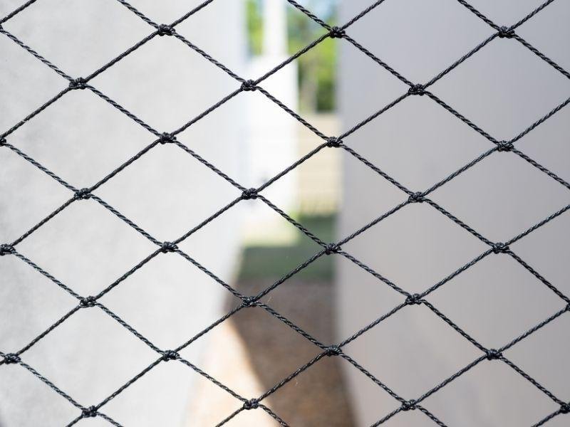 Garanta a segurança de crianças com rede residencial em Manaus